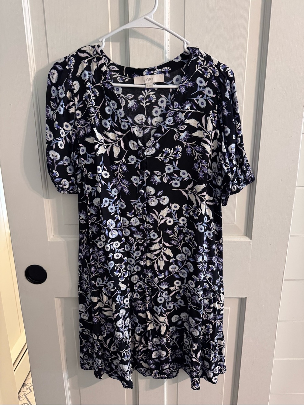 LOFT Navy and White Floral V-Neck Short Sleeve Dress